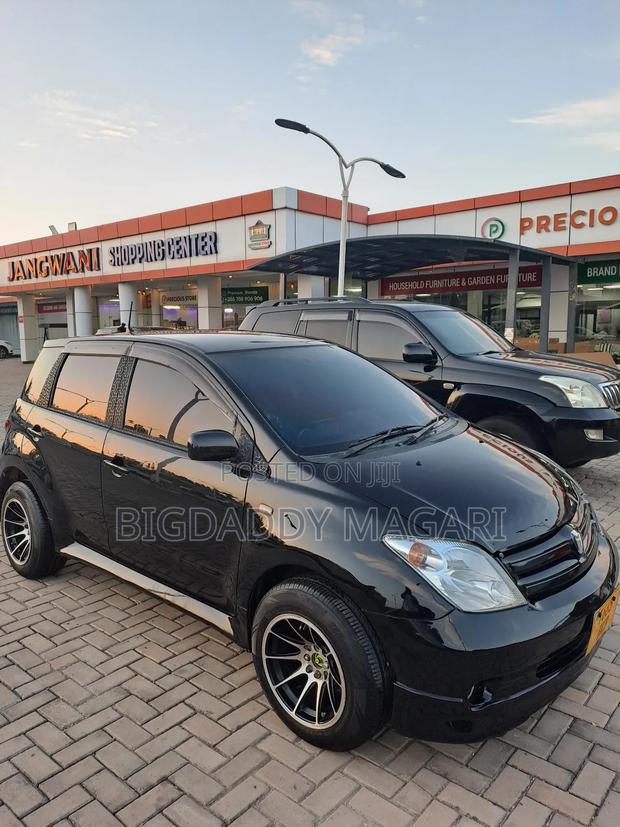 Toyota IST 2004 Black