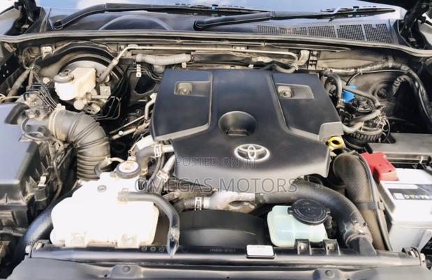 Toyota Hilux 2017 Black