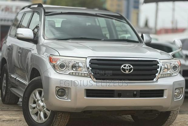 Toyota Land Cruiser 2010 Silver