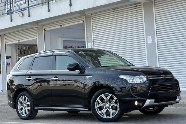 Mitsubishi Outlander 2015 Black