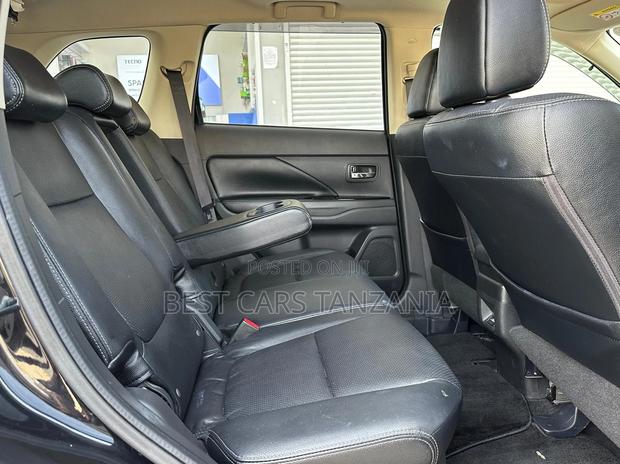 Mitsubishi Outlander 2015 Black