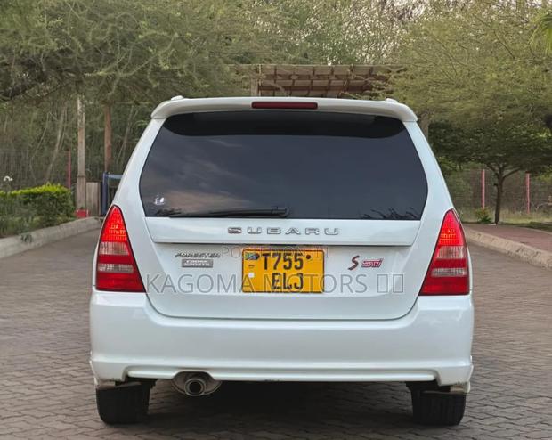 Subaru Forester 2004 White