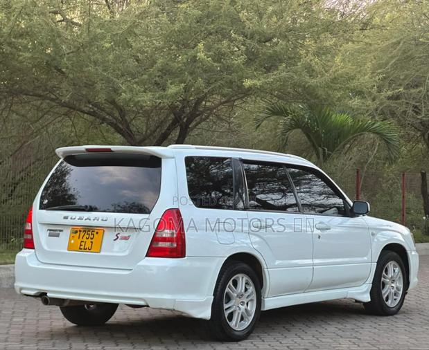 Subaru Forester 2004 White