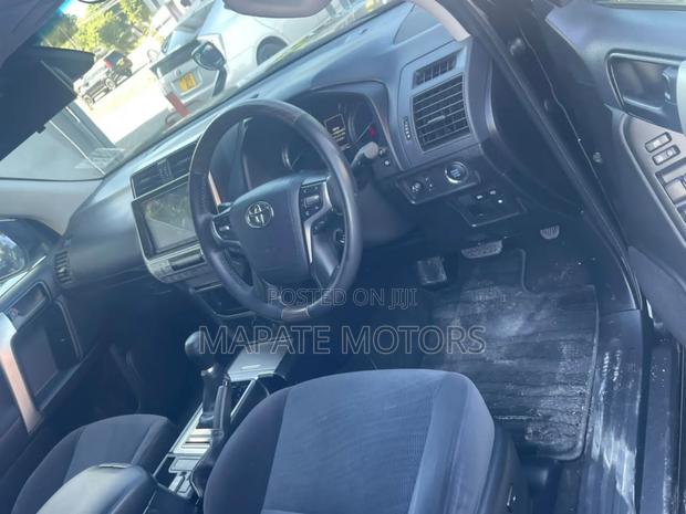 Toyota Land Cruiser Prado 2.7 2019 Black