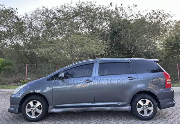 Toyota Wish 2005 Gray