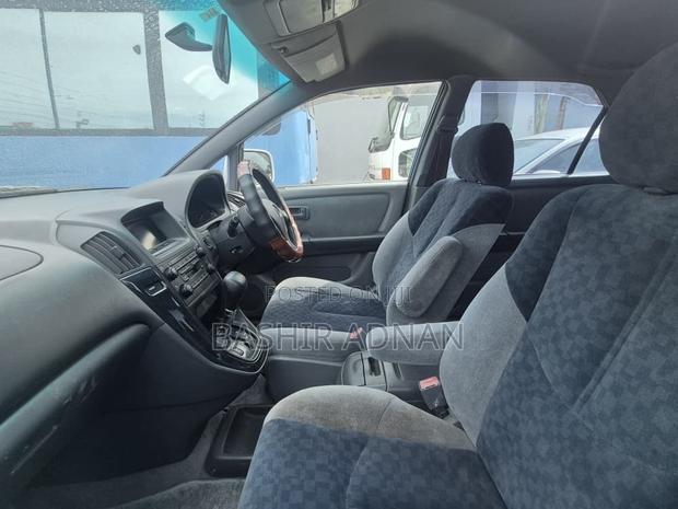 Toyota Harrier 2.2 16V 2000 White