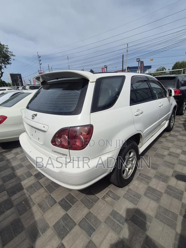 Toyota Harrier 2.2 16V 2000 White