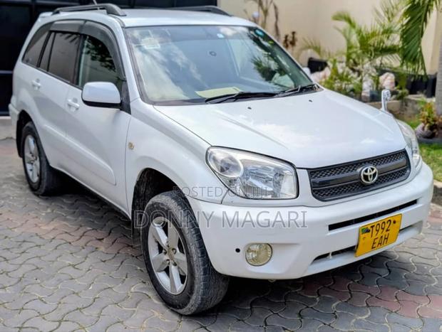 Toyota RAV4 2007 White