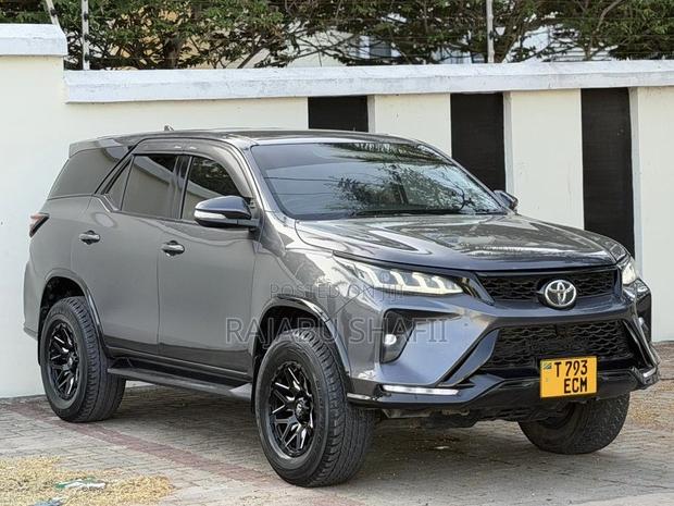 Toyota Fortuner 2.8 D AWD 2018 Gray
