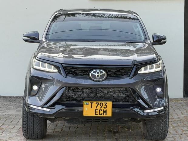 Toyota Fortuner 2.8 D AWD 2018 Gray