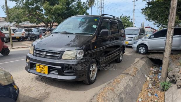 Toyota Noah 2003 Black