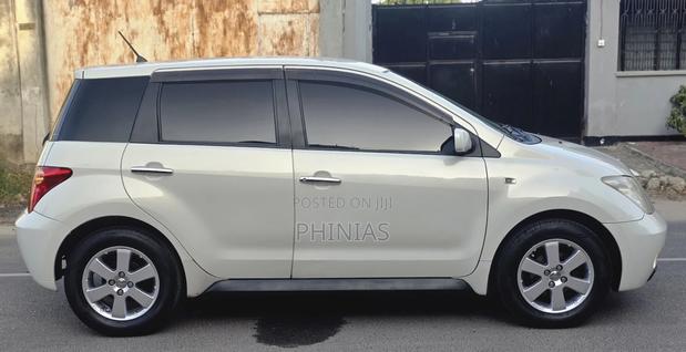 Toyota IST 2006 White