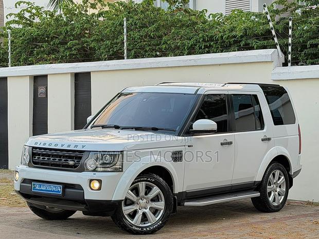 Land Rover Discovery 2014 White