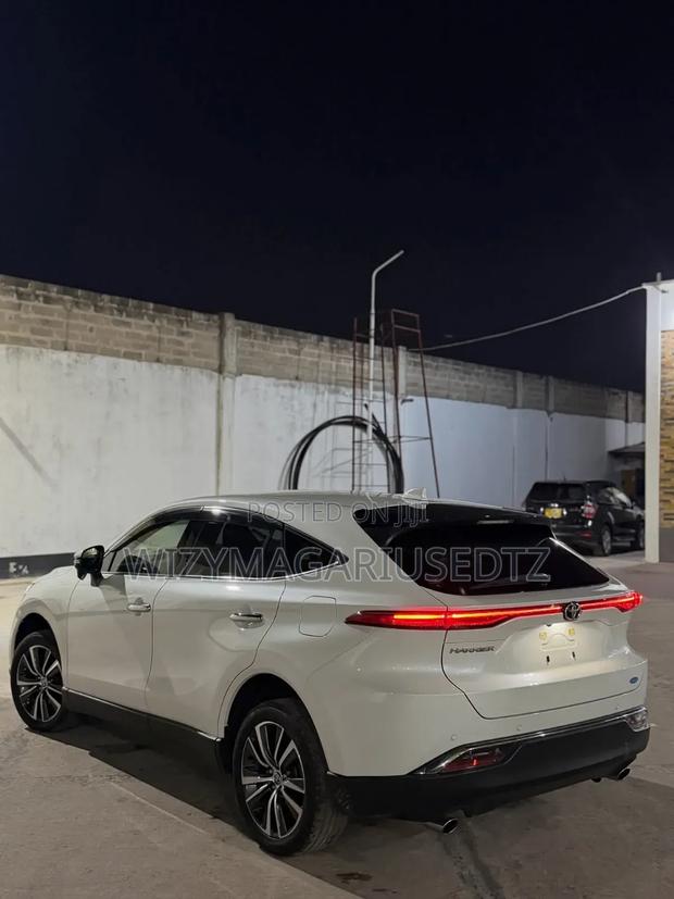 Toyota Harrier 2021 Off white