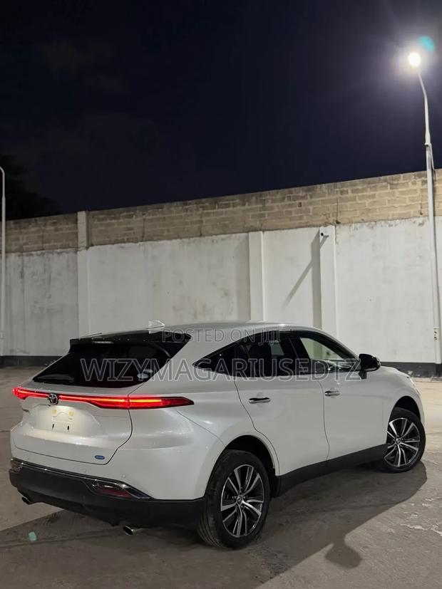 Toyota Harrier 2021 Off white