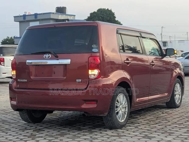 Toyota Corolla Rumion Hatchback 1.8 AWD 2009 Maroon