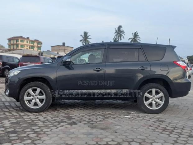 Toyota Vanguard 2008 Gray