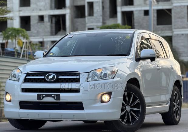 Toyota RAV4 2008 White