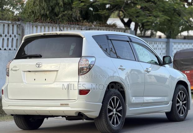 Toyota RAV4 2008 White