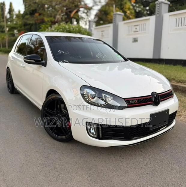Volkswagen Polo 2011 Ivory