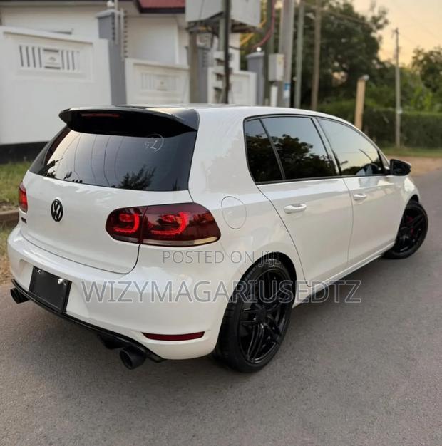 Volkswagen Polo 2011 Ivory