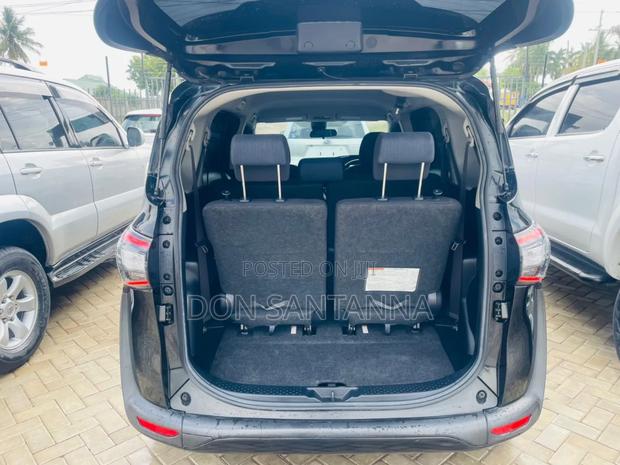Toyota Sienta 2015 Black