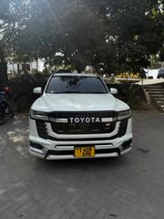 Toyota Land Cruiser 2016 White for sale