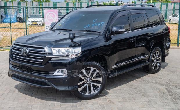Toyota Land Cruiser 4.6 V8 AX 2016 Black