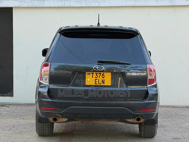 Subaru Forester 2010 Black