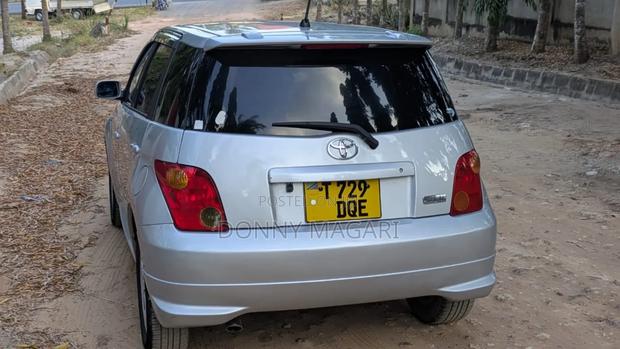 Toyota IST 2005 Silver