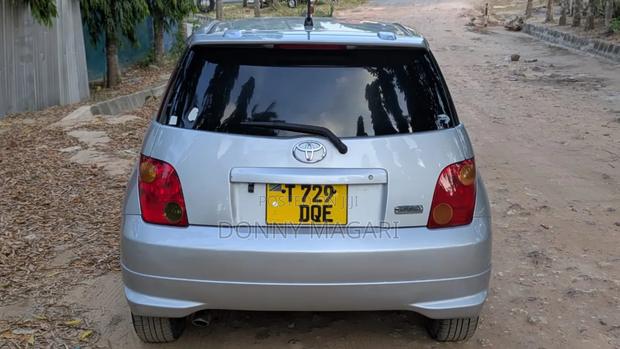 Toyota IST 2005 Silver
