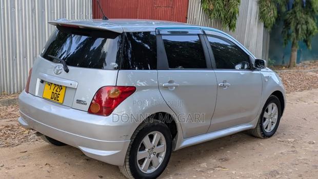 Toyota IST 2005 Silver