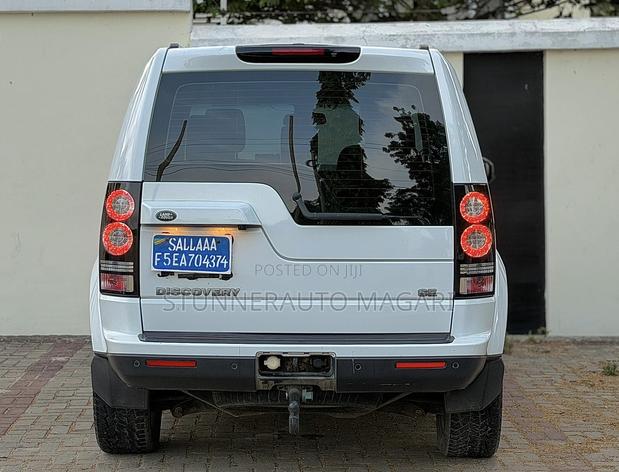 Land Rover Discovery 2014 White