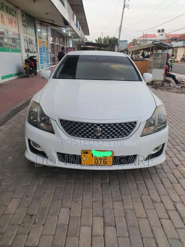 Toyota Crown 2009 White