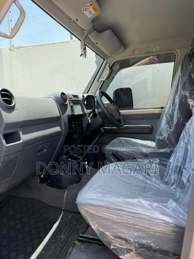 Toyota Land Cruiser 2021 Gold