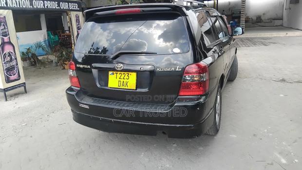 Toyota Kluger 2005 Black