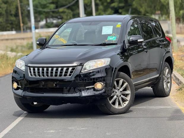 Toyota Vanguard 2013 Black