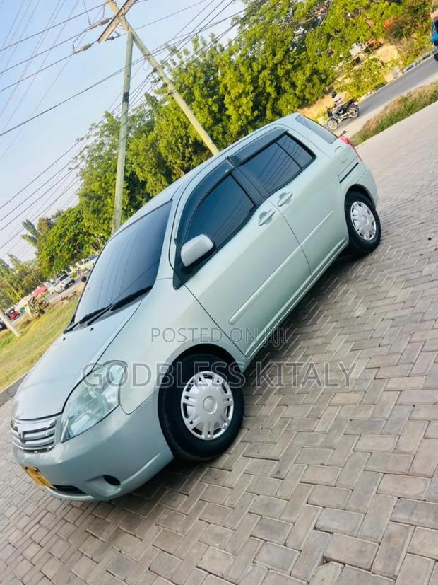 Toyota Raum 1.5 AWD 2005 Blue