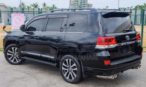 Toyota Land Cruiser 2016 Matt Black