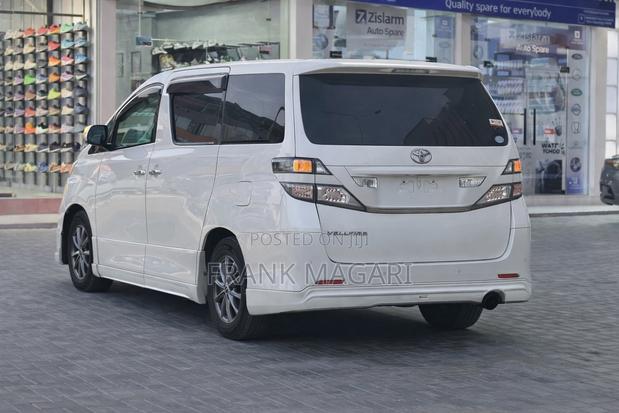 Toyota Alphard 2010 White