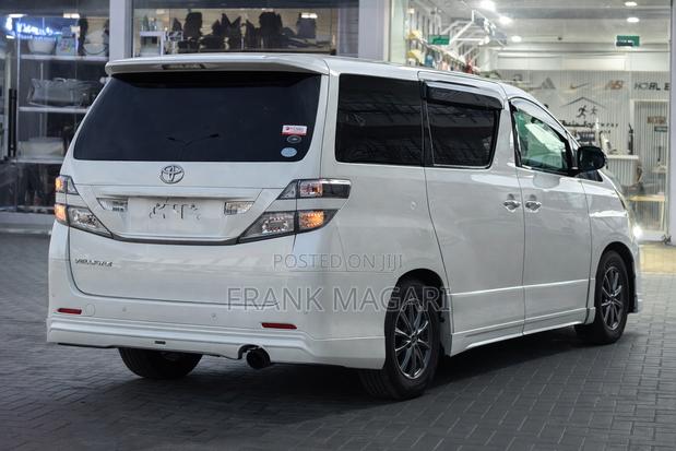 Toyota Alphard 2010 White