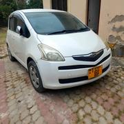 Toyota Ractis 2005 White for sale