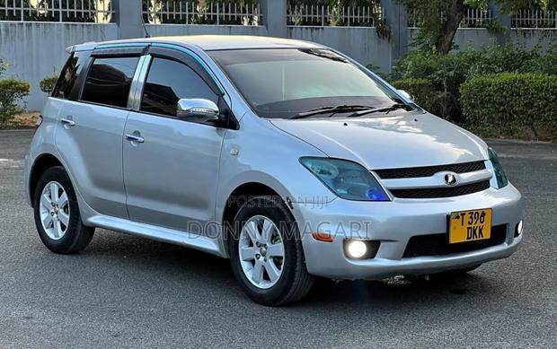 Toyota IST 2006 Silver