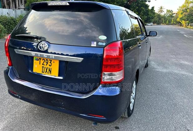 Toyota Wish 2006 Blue