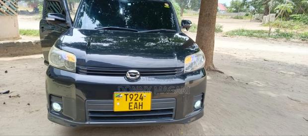 Toyota Corolla Rumion 2010 Black