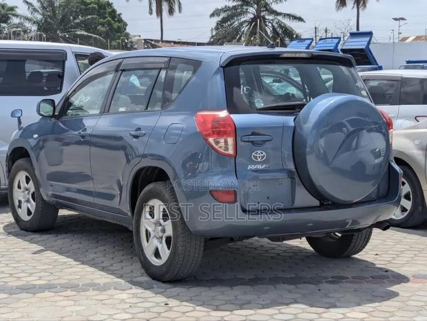 Toyota RAV4 2.0 VVT-i 2008 Blue