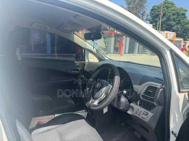 Toyota Ractis 2011 White