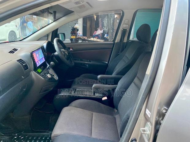 Toyota Wish 2005 Gray