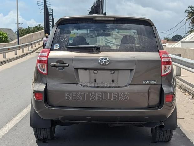 Toyota RAV4 2.4 2008 Gray