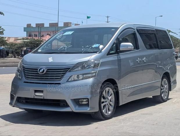 Toyota Vellfire 2008 Silver